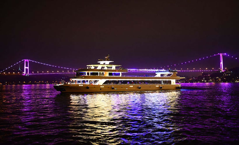 Dinner Cruise in Istanbul Turkey